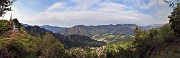 20 Vista panoramica dalla panchina gigante Big Benck 128 su San Pellegrino Terme , le sue frazioni, i suoi monti ed oltre